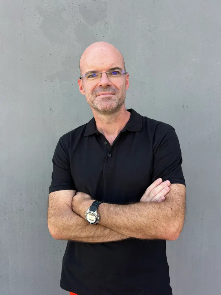 Instruktor: Christopher Helmbrecht. Qualifikationen: Notfallsanitäter, B.Sc. Sanitäts- und Rettungsmedizin, M.Sc. Gesundheitswissenschaften, ACLS- Instruktor, TCCC- Provider