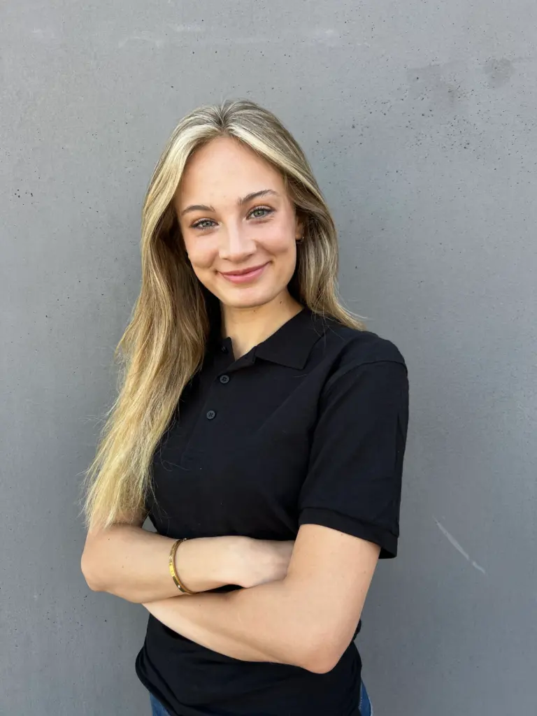 Instruktorin: Clara Gregor. Qualifikationen: Ausbilderin für Erste Hilfe, Realistische Unfalldarstellung